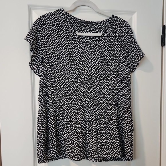 Adrianna Papell Tops - Adrianna Papell Black and White Blouse